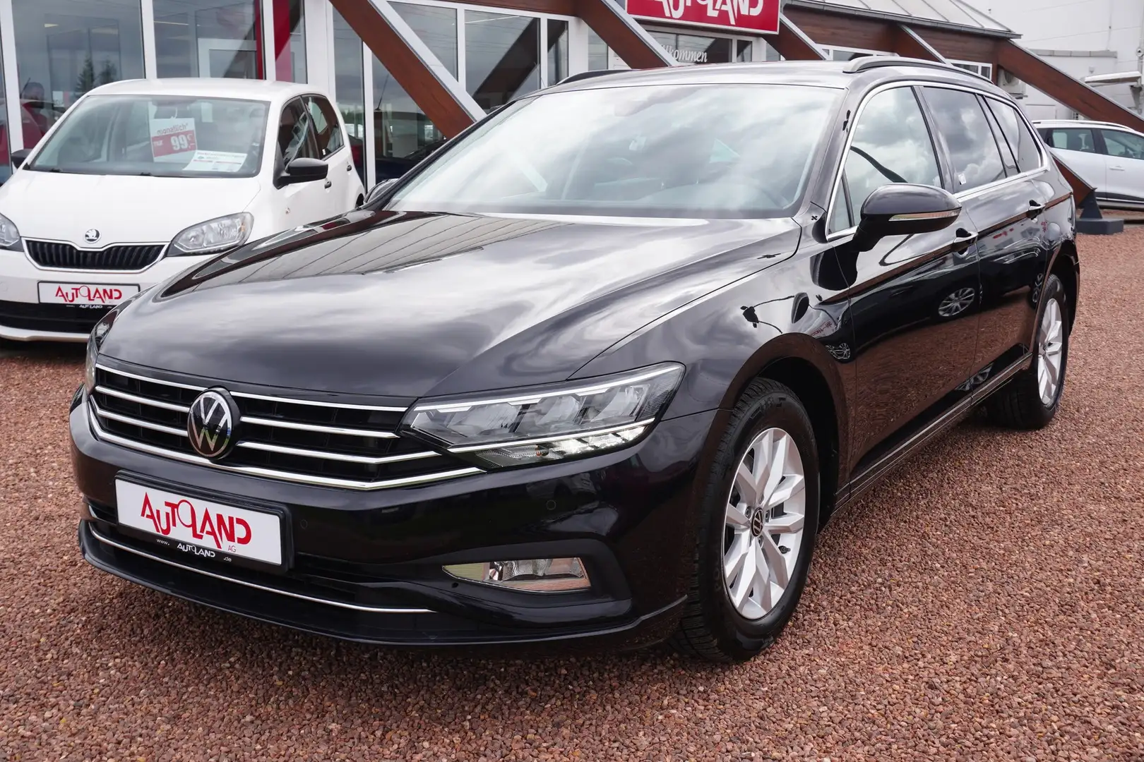 Volkswagen Passat Variant Business LED AHK ACC Navi PDC DAB Nero - 1