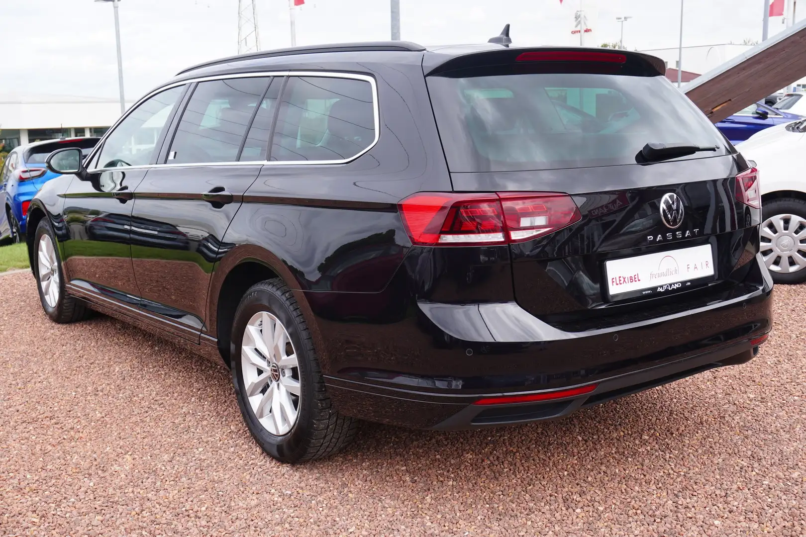 Volkswagen Passat Variant Business LED AHK ACC Navi PDC DAB Nero - 2