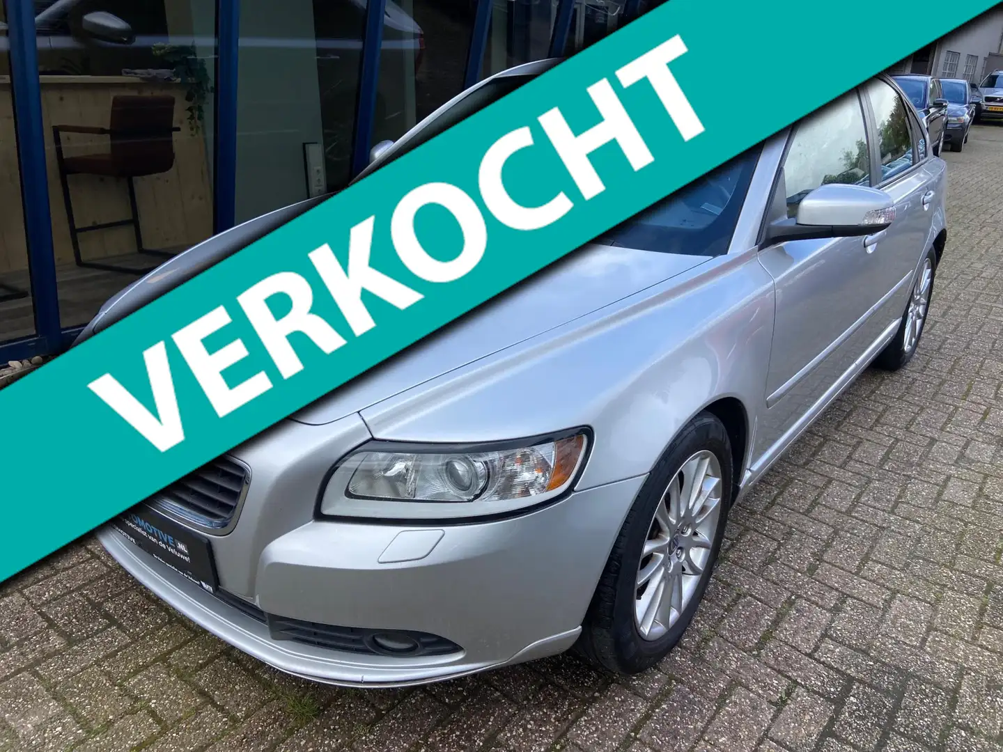 Volvo S40 2.4 Momentum Automaat NL AUTO / LEER / YOUNGTIMER Gris - 1