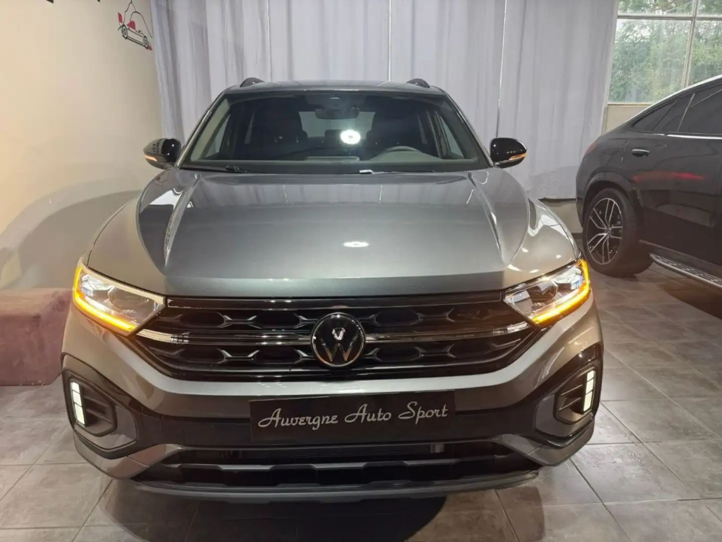 Volkswagen T-Roc 2.0 TDI 150 DSG7 R-LINE Gris - 2