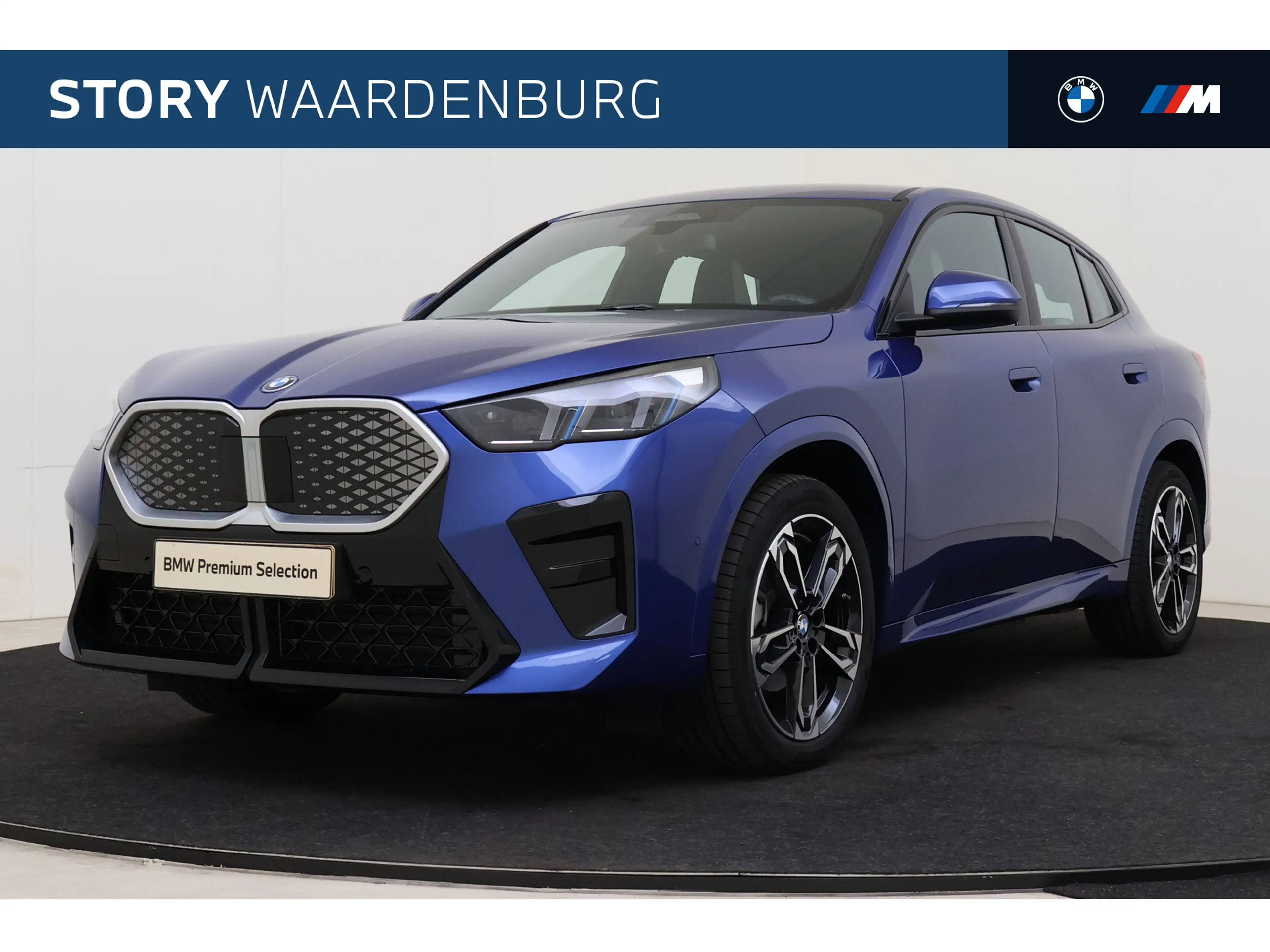 BMW iX2 eDrive20 M Sport / Sportstoelen / Comfort Access /