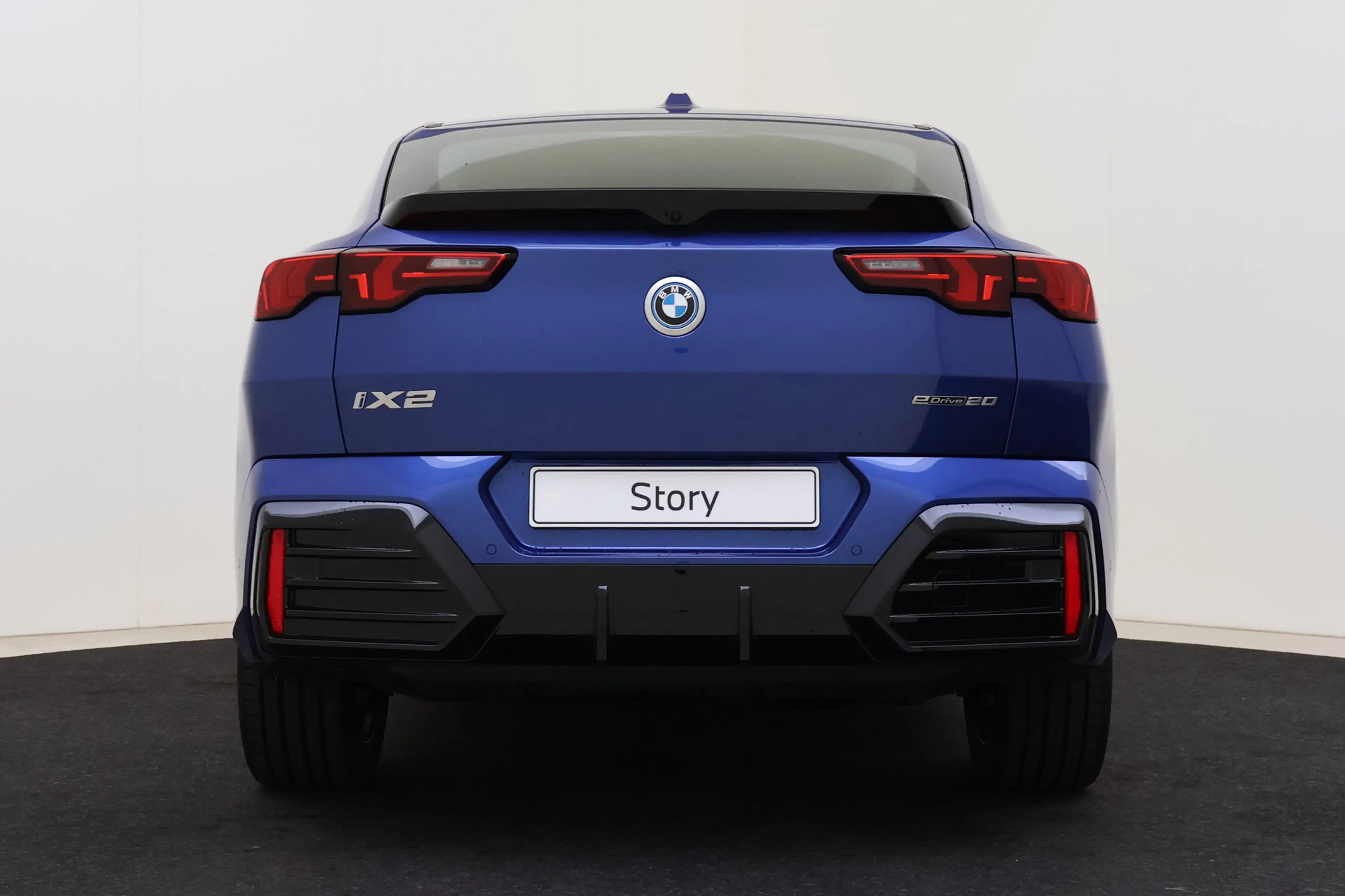 BMW iX2 eDrive20 M Sport / Sportstoelen / Comfort Access / — photo 5