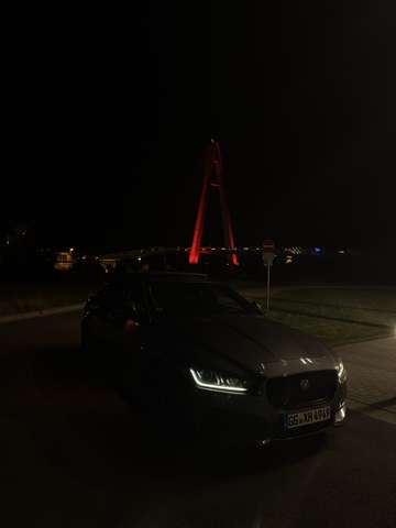 Imagine Jaguar XE 20d Aut. R-Sport