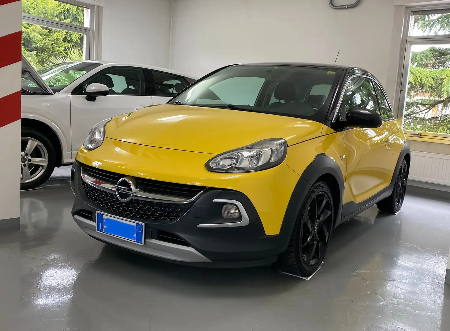 Opel Adam 1.2 Rocks 70cv "ok Neopatentati" Giallo - 1