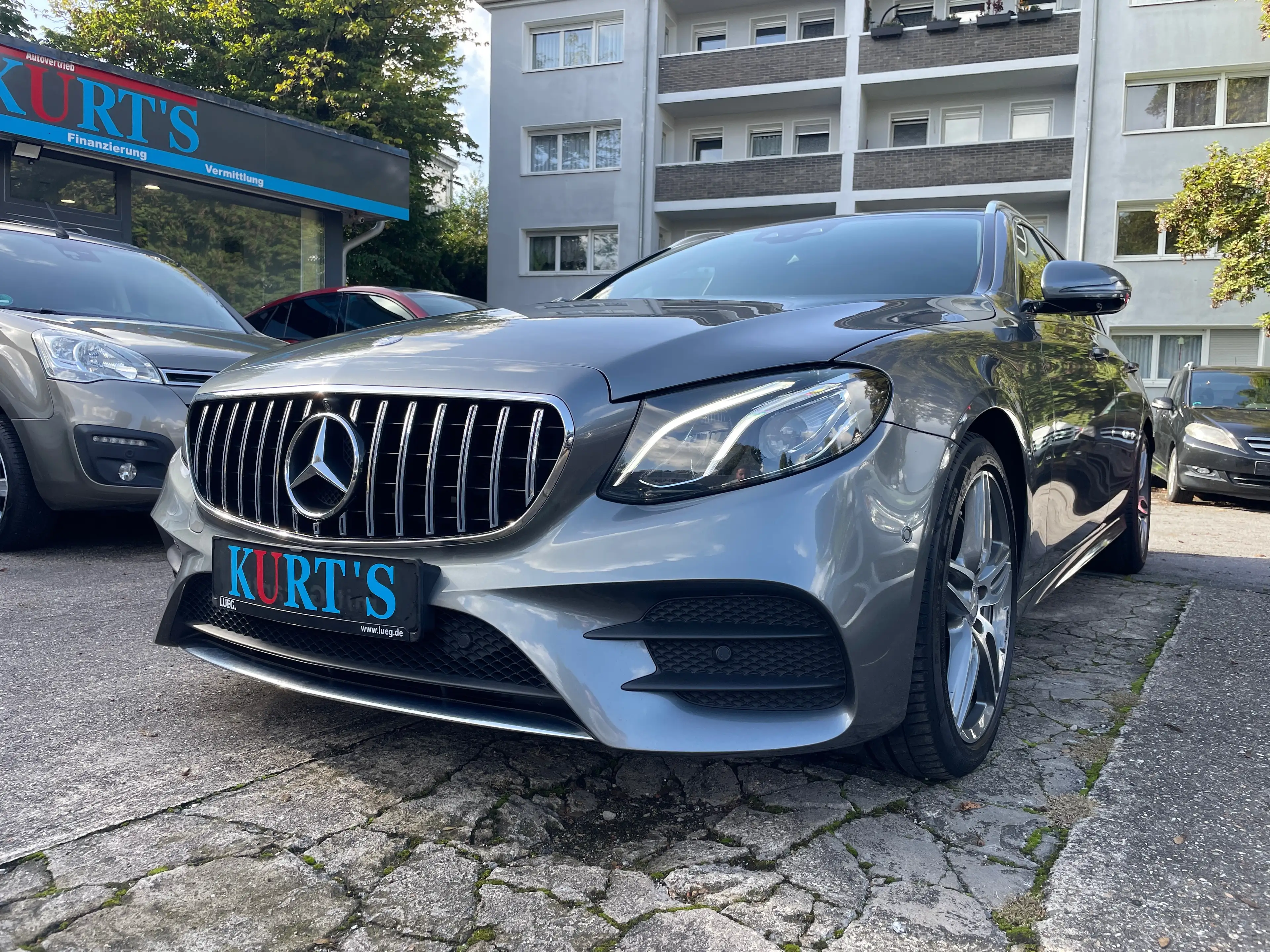 Mercedes-Benz E 220 E 220 d 2X AMG Line I.Hand Widescreen Cockpit Head Up 360 Cam. AHK PDC — photo 4