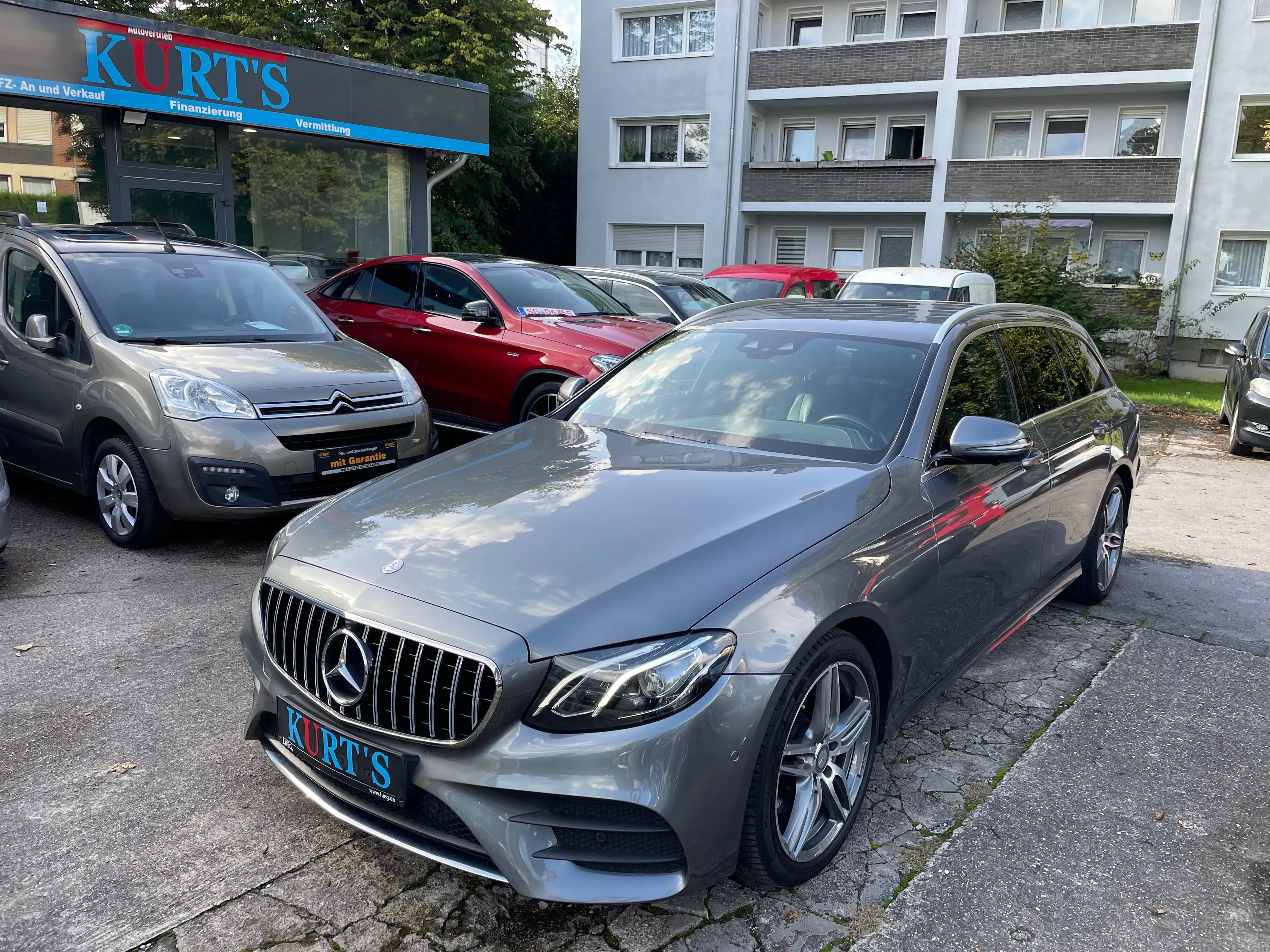 Mercedes-Benz E 220 E 220 d 2X AMG Line I.Hand Widescreen Cockpit Head Up 360 Cam. AHK PDC