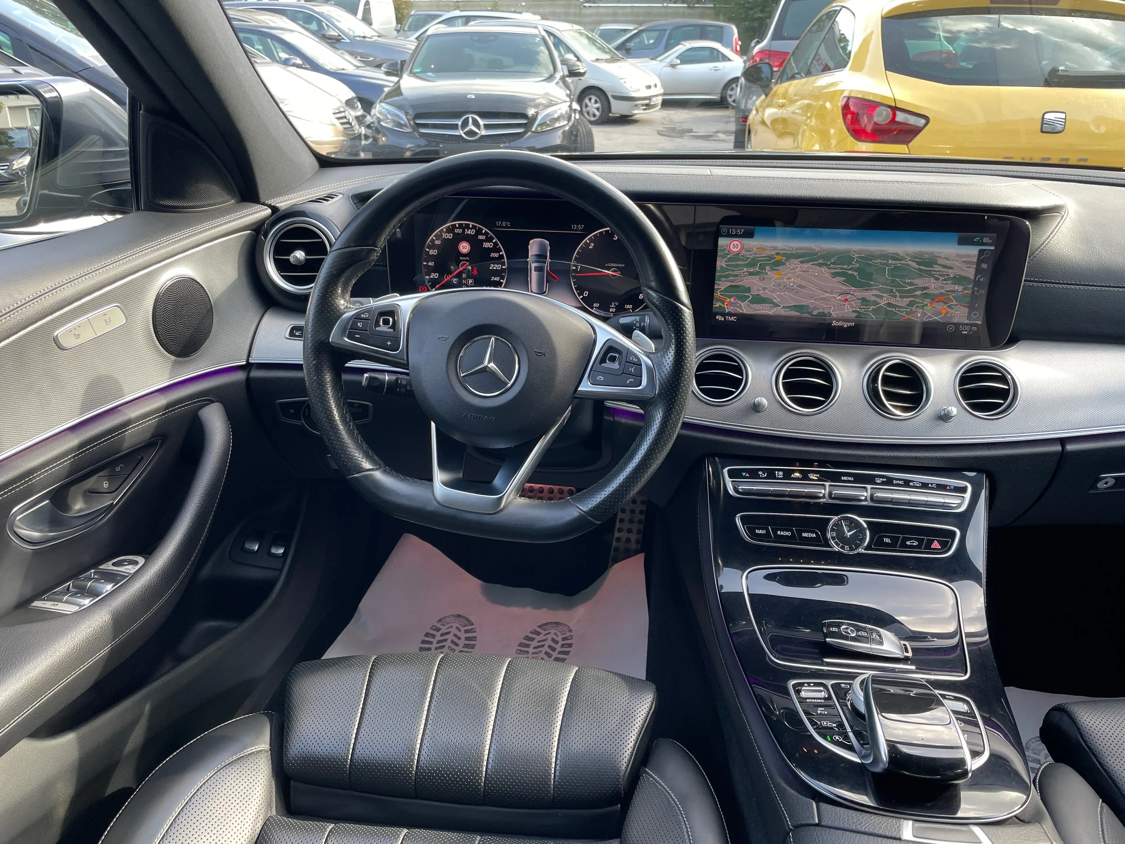 Mercedes-Benz E 220 E 220 d 2X AMG Line I.Hand Widescreen Cockpit Head Up 360 Cam. AHK PDC — photo 14