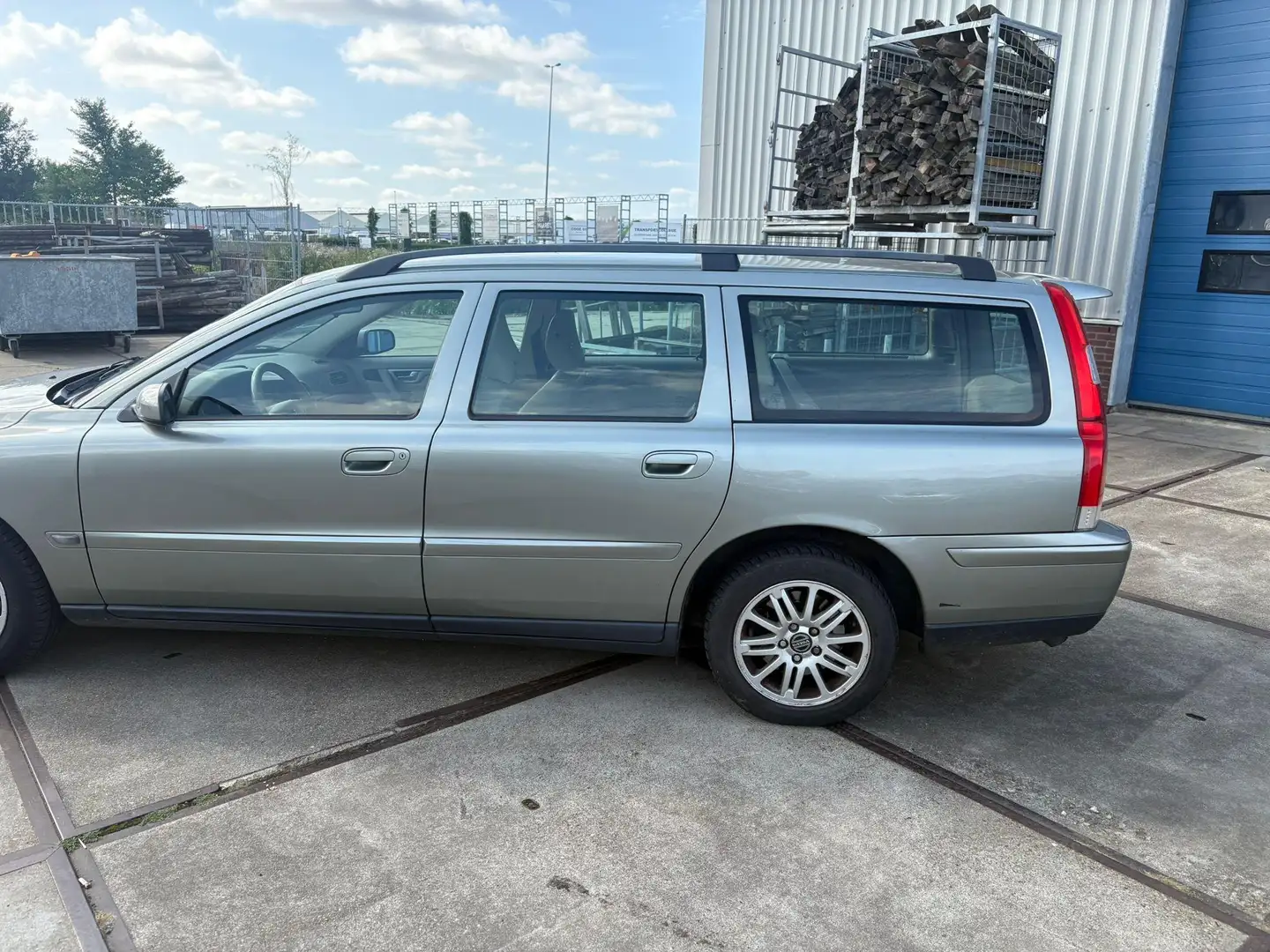 Volvo V70 2.4 Summum Inclusief nieuwe APK! Groen - 2