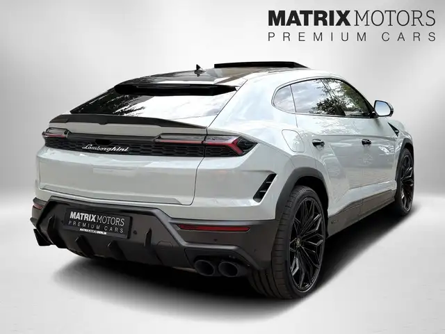 Lamborghini Urus view 2