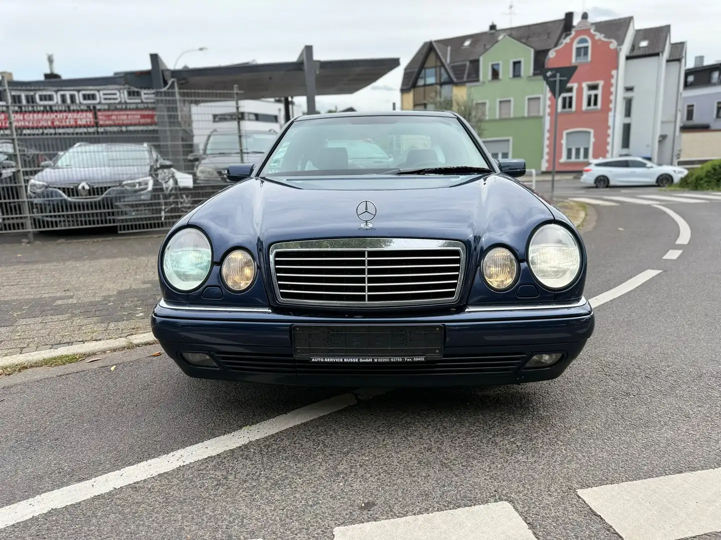 Mercedes-Benz E 280 E-Klasse Avantgarde*1.Hand*Xenon*Nichtraucher* Blau - 2