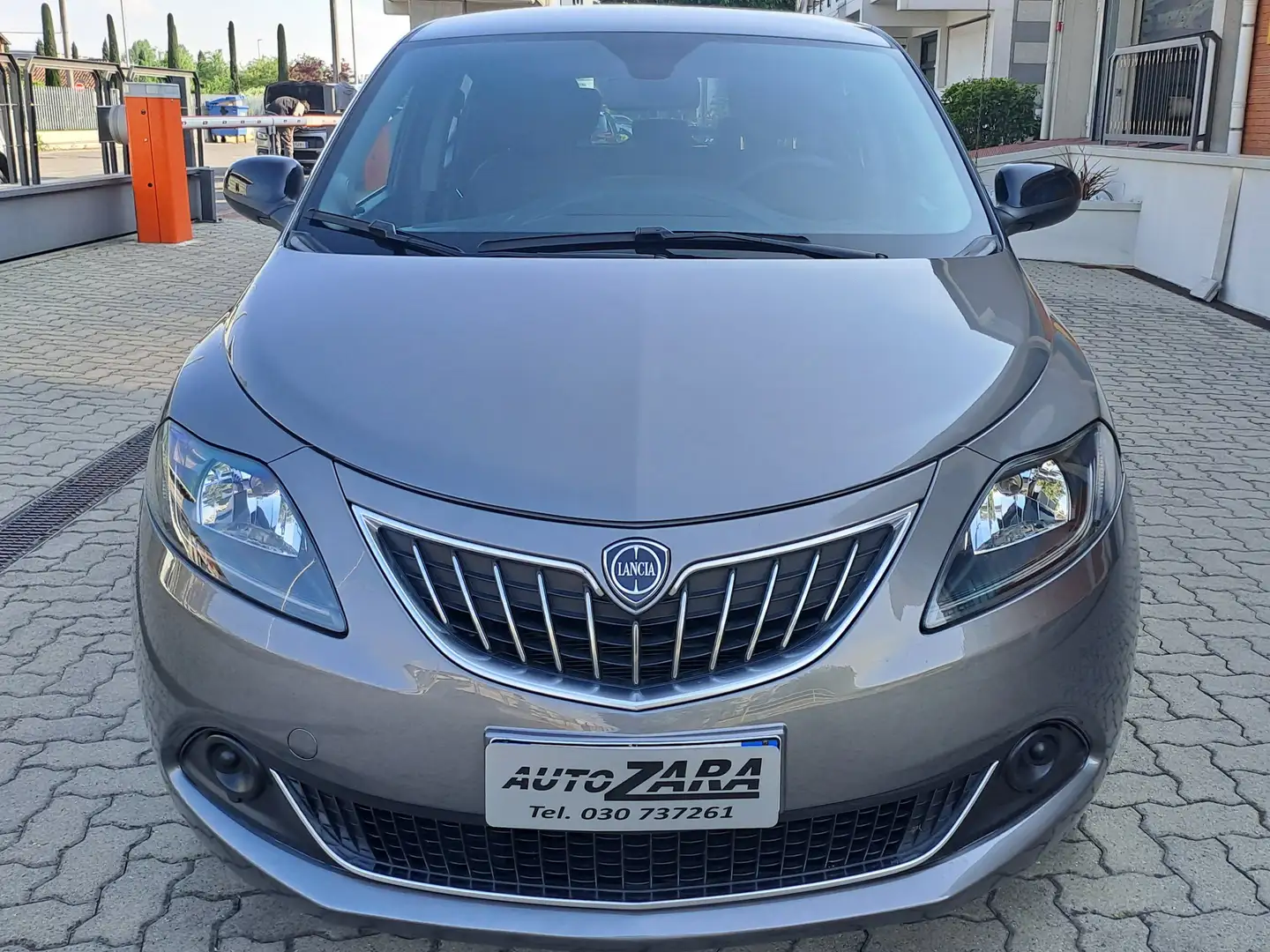 Lancia Ypsilon 1.0 HYBRID SILVER Grigio - 1