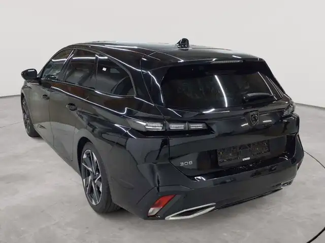 Peugeot 308 view 5