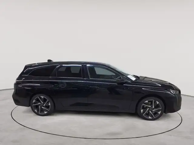 Peugeot 308 view 3