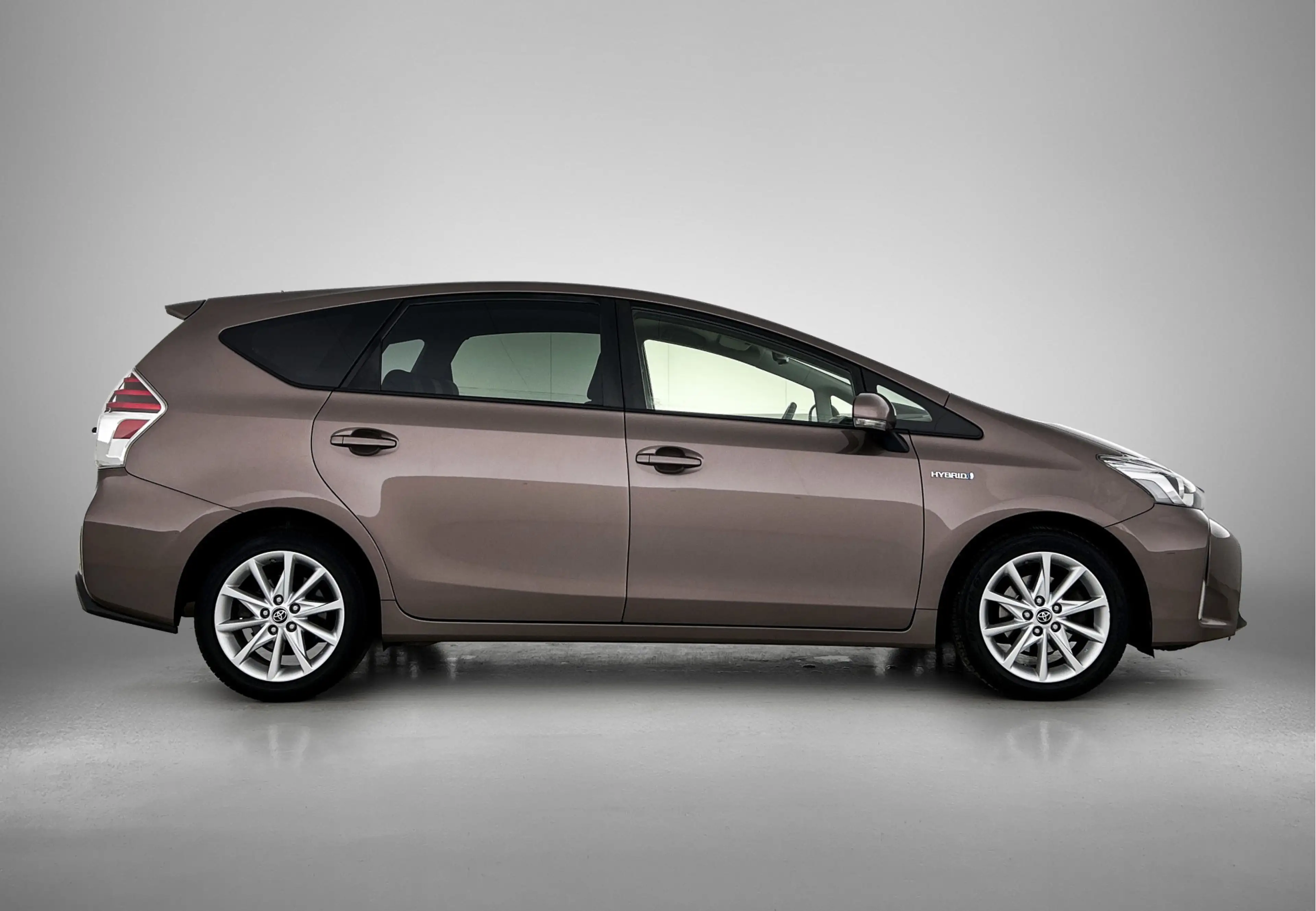 Toyota Prius+ 1.8 Executive — photo 12
