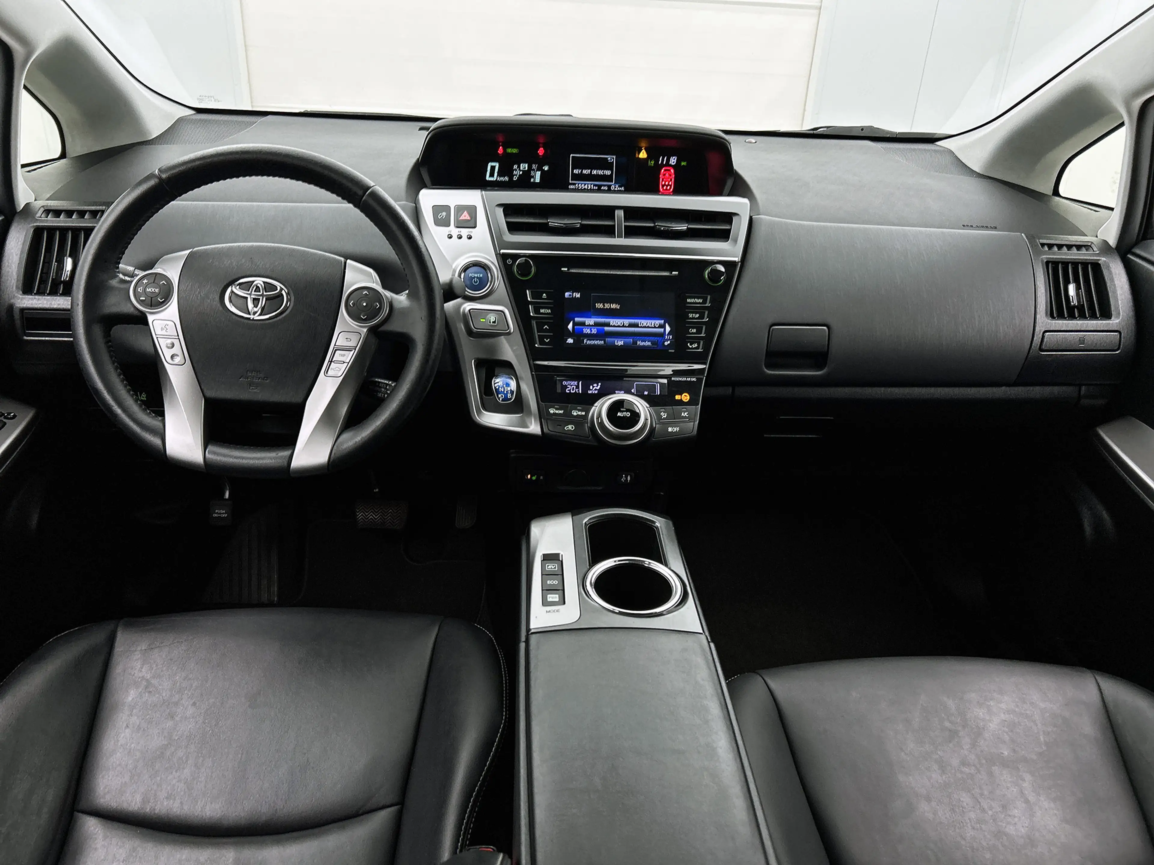 Toyota Prius+ 1.8 Executive — photo 4
