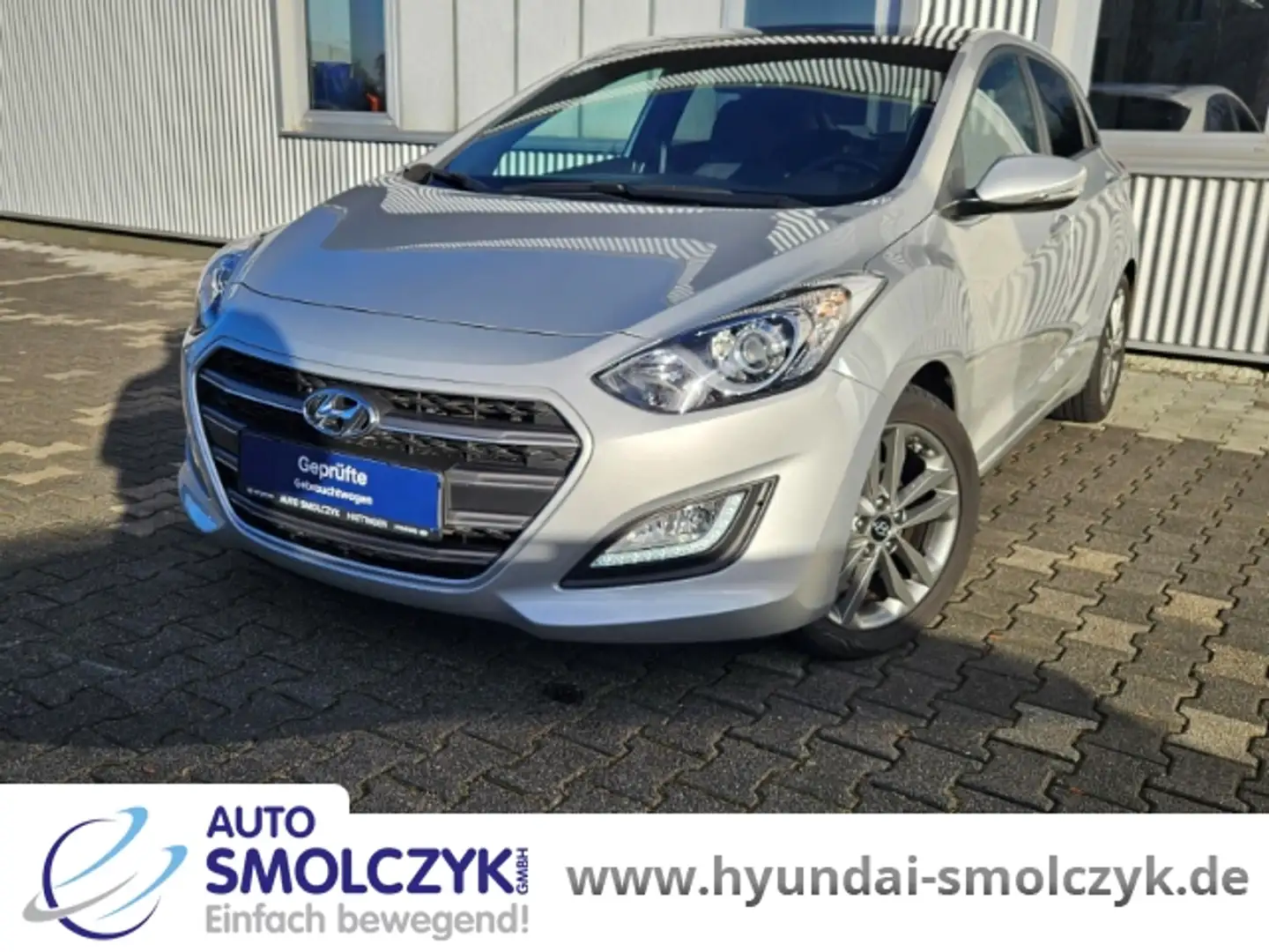 Hyundai i30 PASSION RÜCKFAHRKAMERA+SITZHEIZUNG Silber - 1