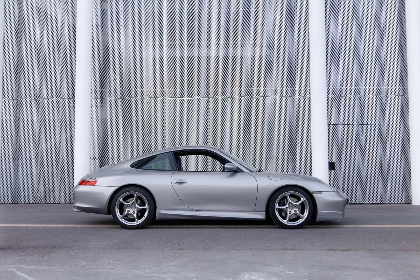 Porsche 911 Type 996 40 Jahre Szürke - 2