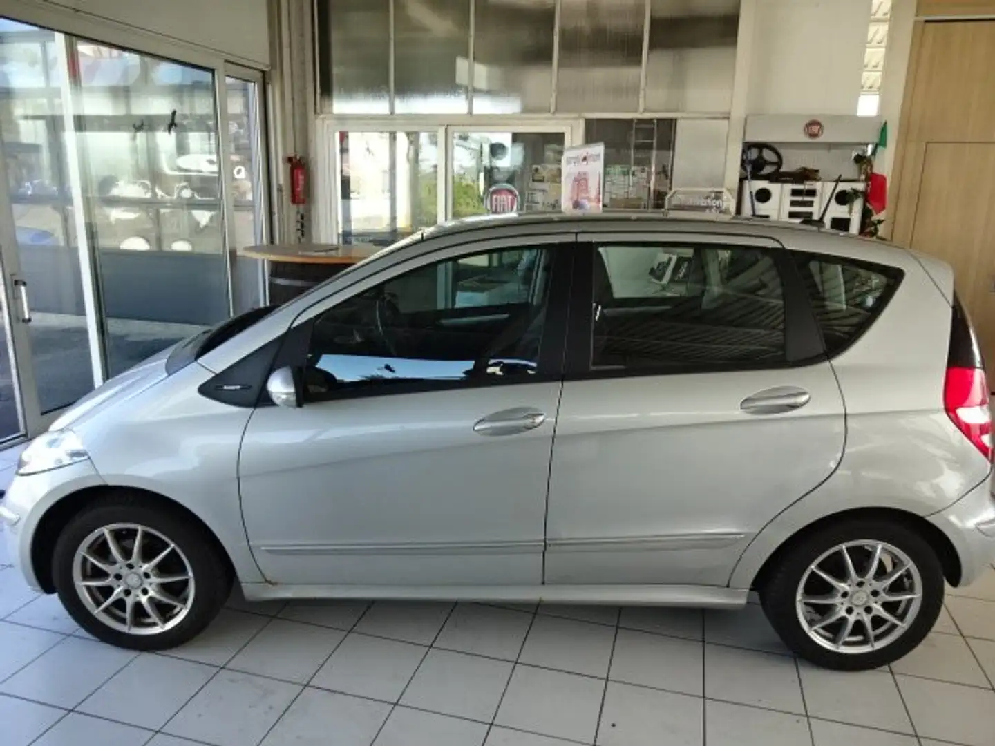 Mercedes-Benz A 160 CDI Avantgarde Stříbrná - 2
