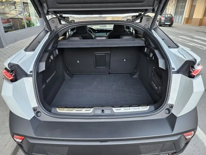Peugeot 408 2025, foto 13