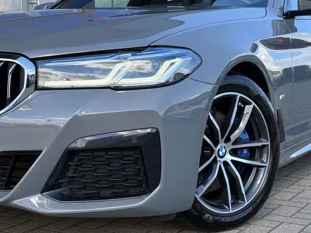 BMW 5 Series view 7