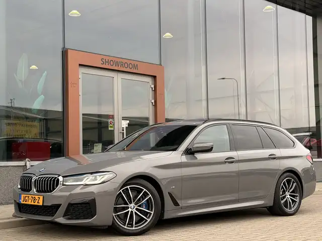 BMW 530 5-serie Touring 530i M-Sport | Pano | HUD | Laser