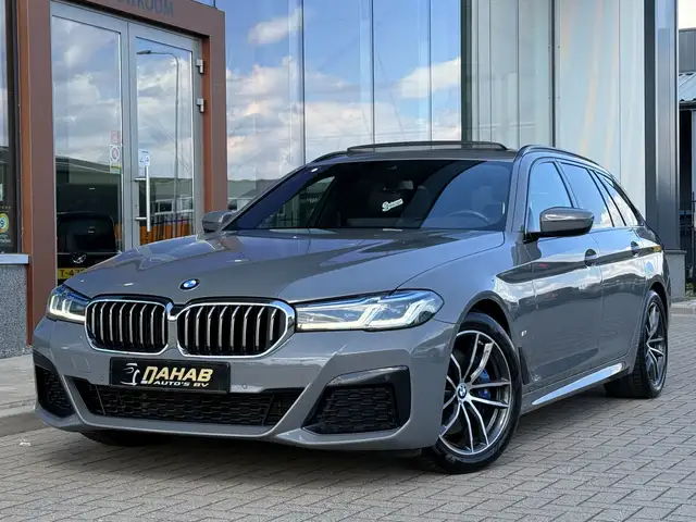 BMW 5 Series view 3