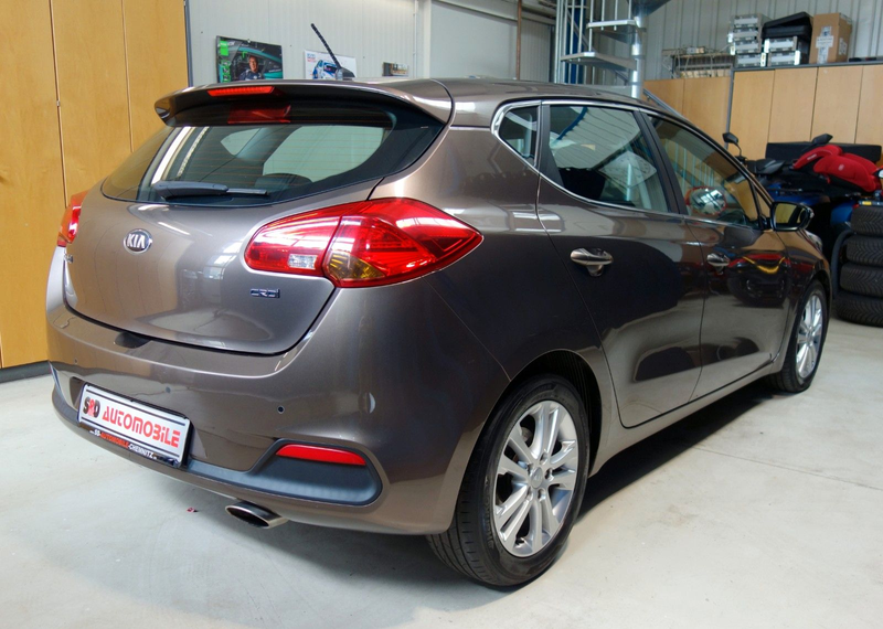 Kia Ceed / cee'd 2"Ceed FIFA World Cup Edition" — photo 5