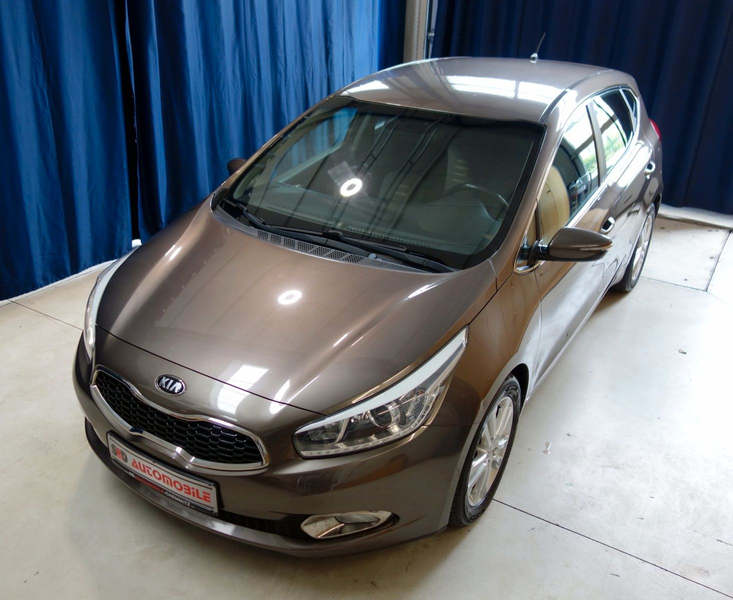 Kia Ceed / cee'd 2"Ceed FIFA World Cup Edition" — photo 10