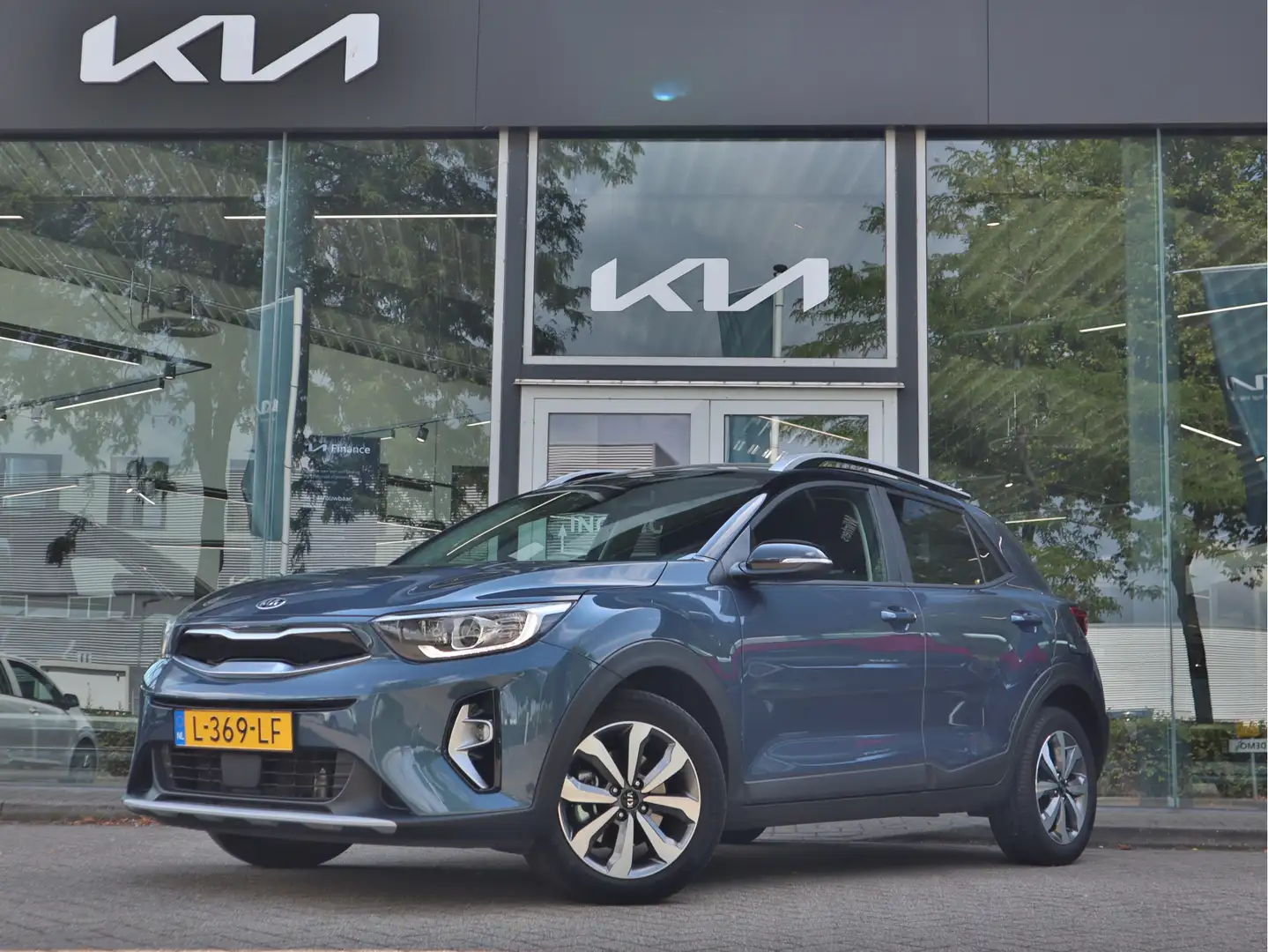 Kia Stonic 1.0 T-GDi MHEV DynamicPlusLine | Automaat | Naviga Blauw - 1