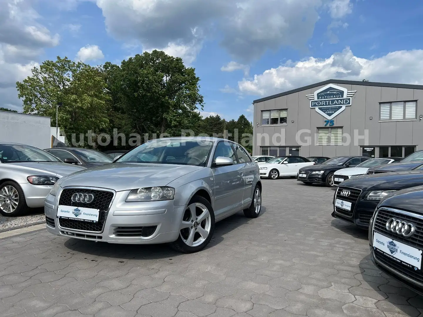 Audi A3 1.6 Attraction, SHZ, Klima, Garantie Argento - 1