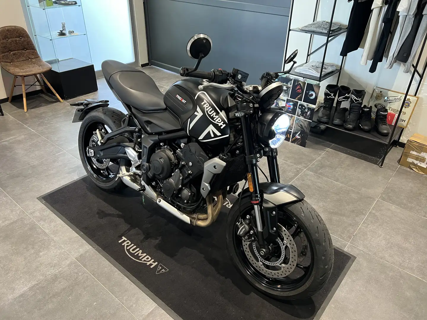 Triumph Trident 660 Schwarz - 1