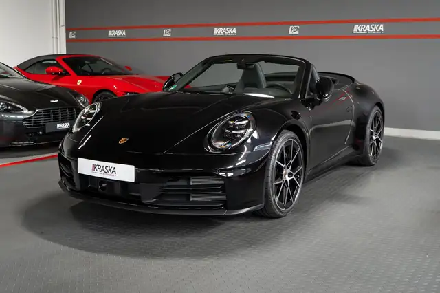 Porsche 911 view 4