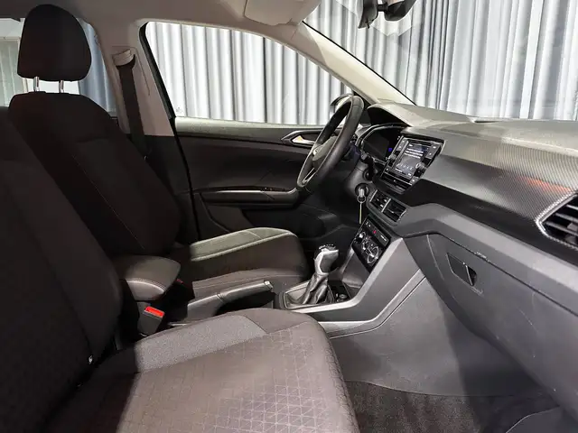 Volkswagen T-Cross view 10