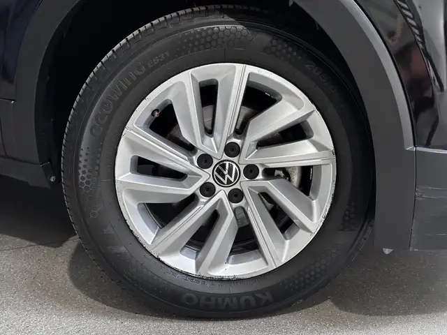 Volkswagen T-Cross view 8