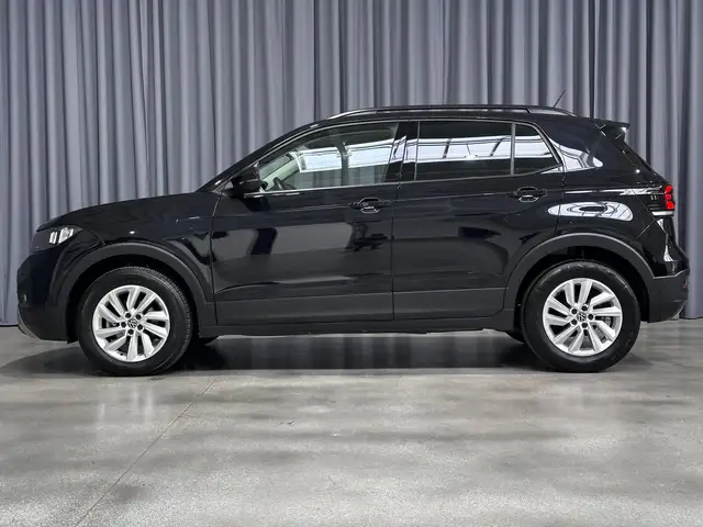 Volkswagen T-Cross view 2