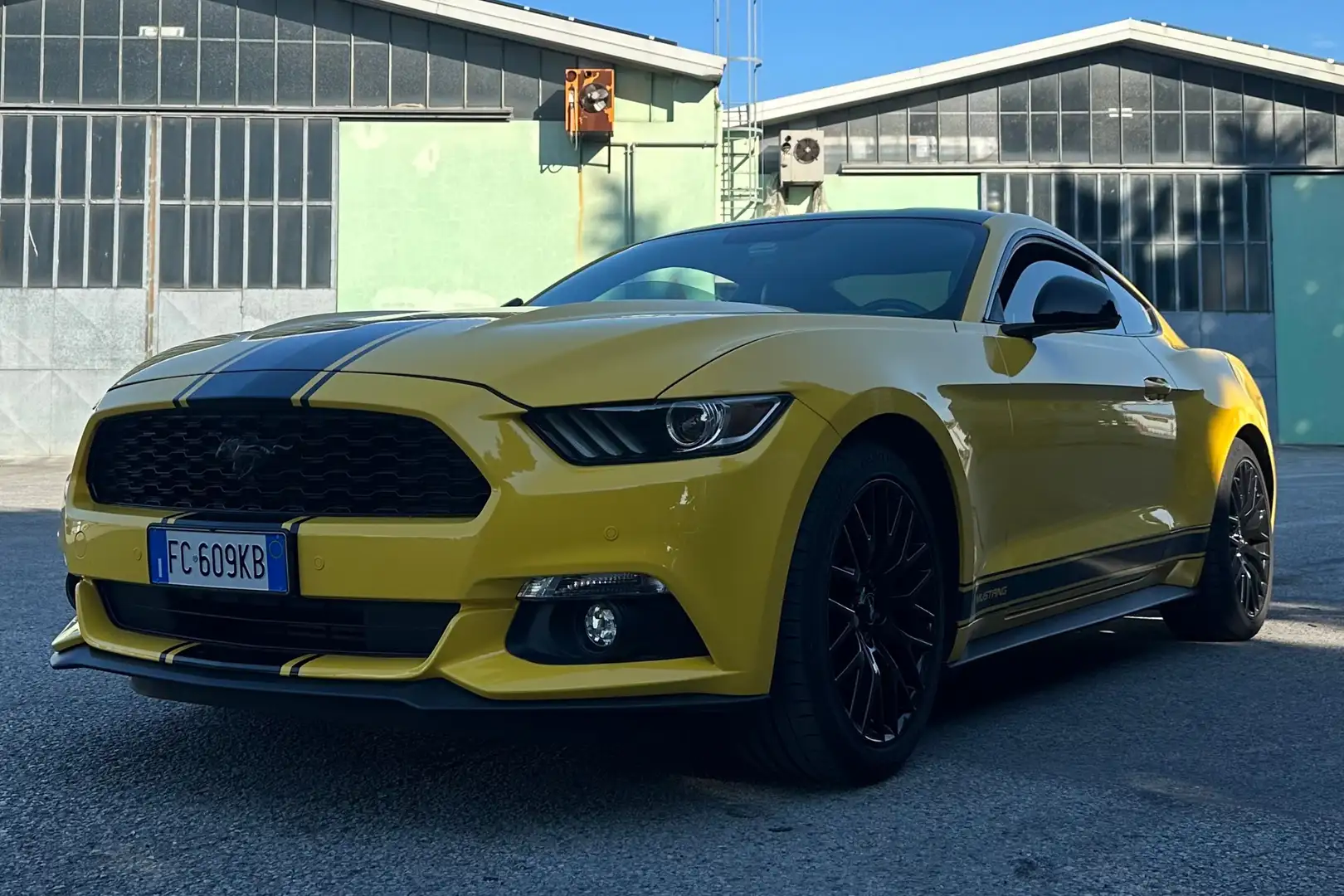 Ford Mustang Mustang 2015 Fastback 2.3 EcoBoost 317cv no import Giallo - 2