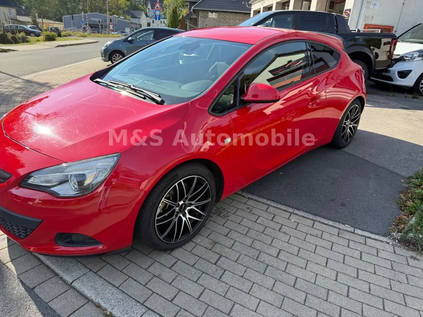 Opel Astra J GTC Edition 2.Hand,Navi,SHZ,PDC,Tüv Rot - 1