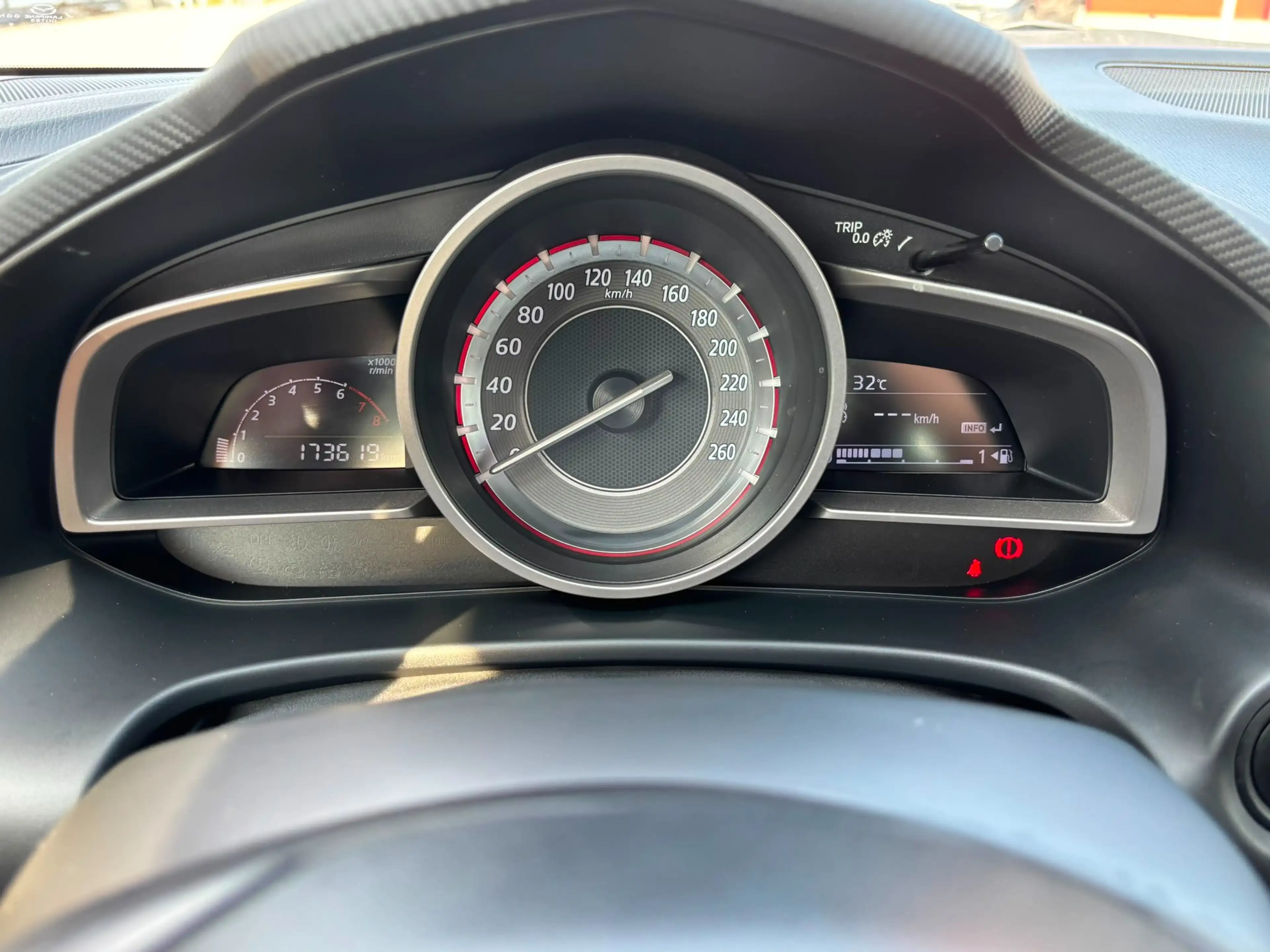 Mazda 3 G100 Attraction — photo 12
