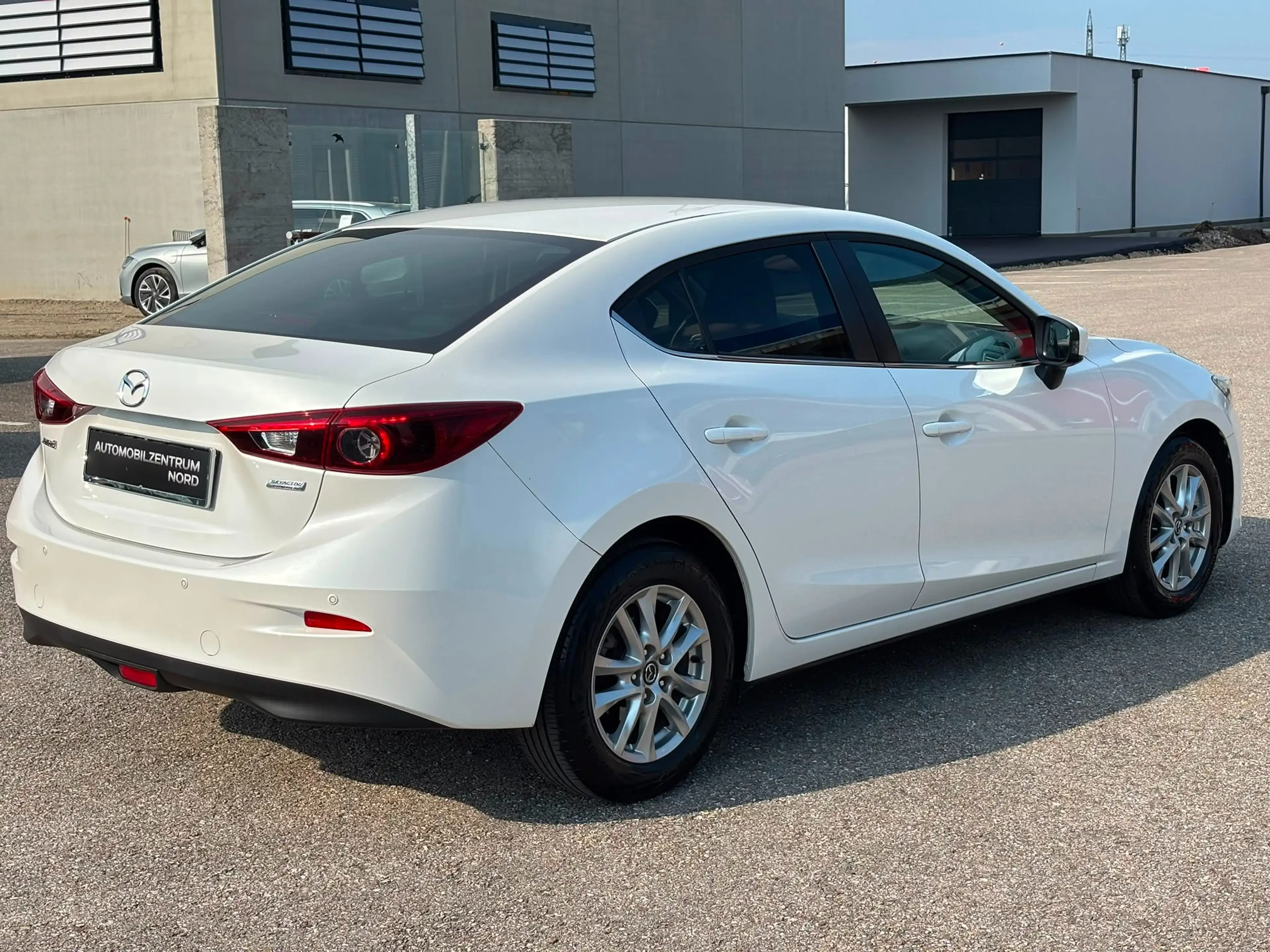Mazda 3 G100 Attraction — photo 6