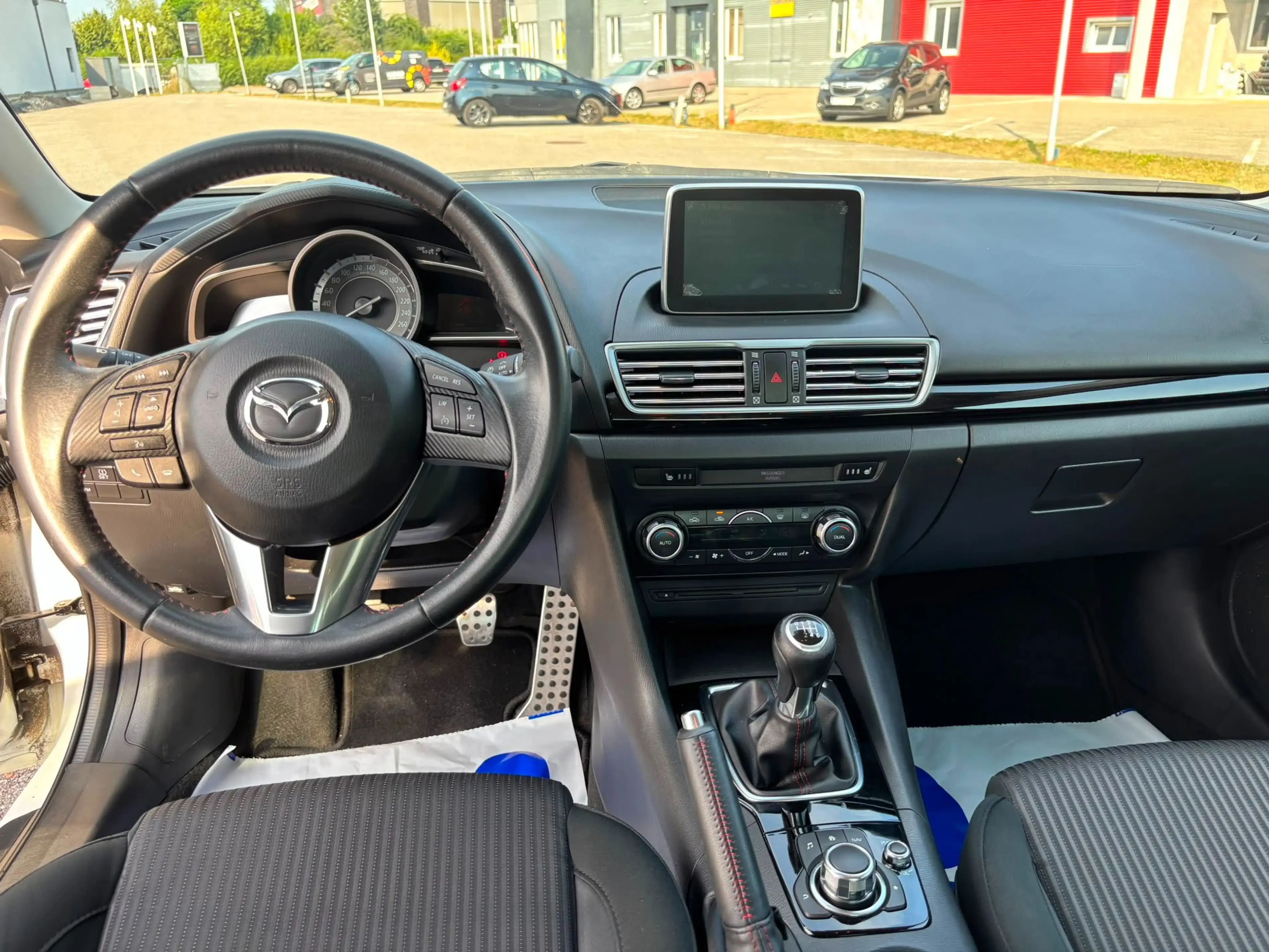 Mazda 3 G100 Attraction — photo 11