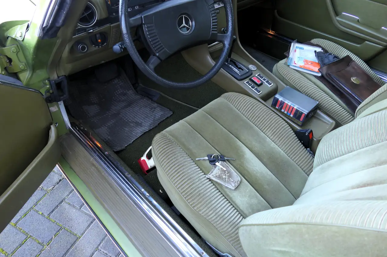 Mercedes-Benz SLC 350 107, foto 9
