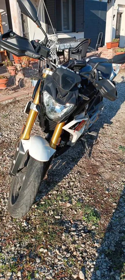 BMW G 310 R
