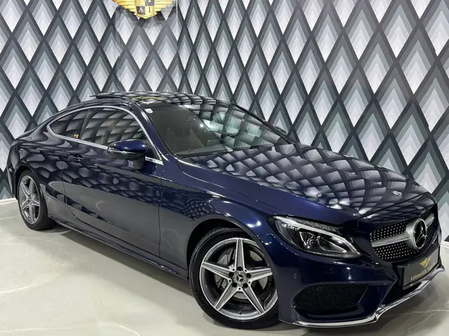 Mercedes-Benz C 220 d Coupe // AMG-LINE // PANO // 360 GRAD //