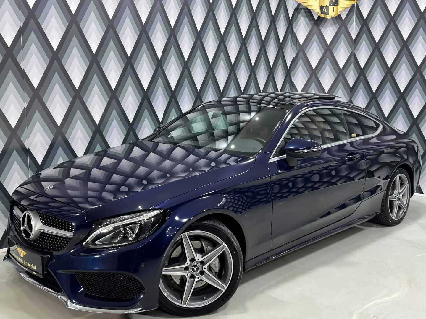 Mercedes-Benz C 220 d Coupe // AMG-LINE // PANO // 360 GRAD // Blau - 2