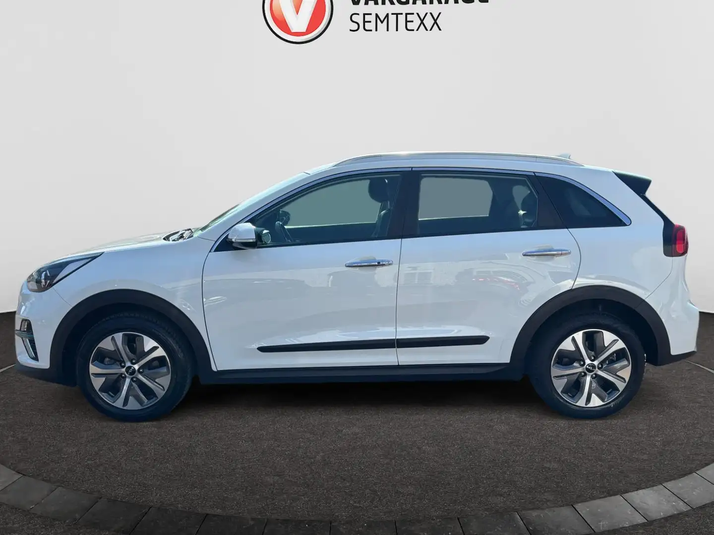 Kia e-Niro DynamicLine | 1e Eigenaar| Navi | Clima | PDC Acht Wit - 2
