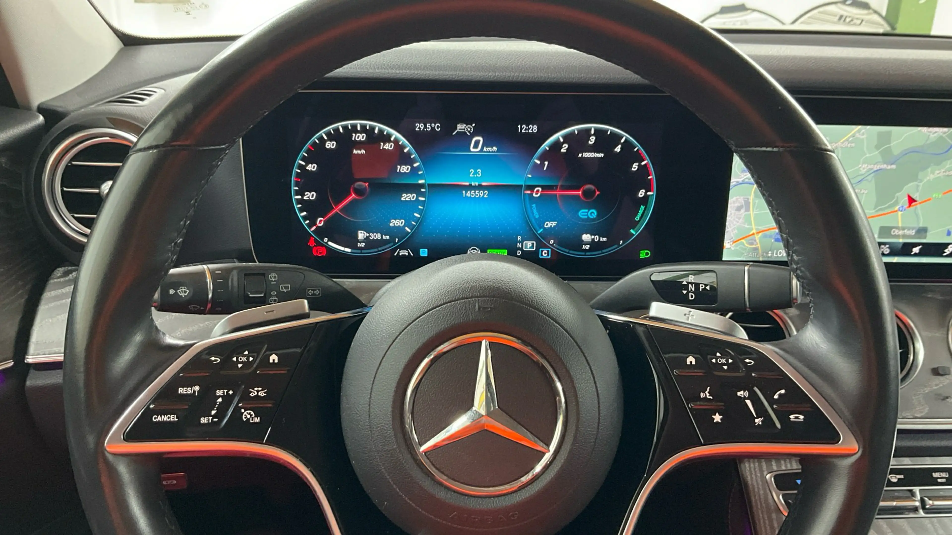 Mercedes-Benz E 300 E 300 NAVI KLIMAAUT LED RADIO TEMPO MFL SHZ VC PDC HUD KAMERA ACC T-Leder Nav Widescreen — photo 7
