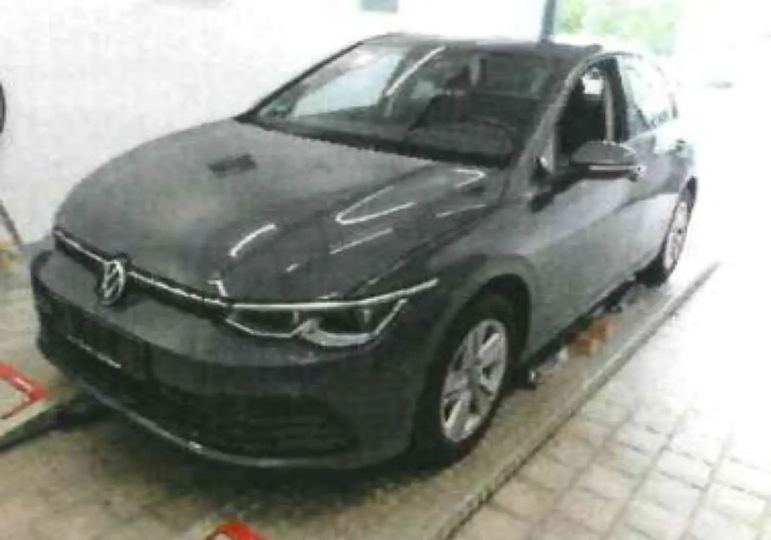 Volkswagen Golf 1.5 eTSI DSG IQ.Light Komfortpaket RearView Grau - 2