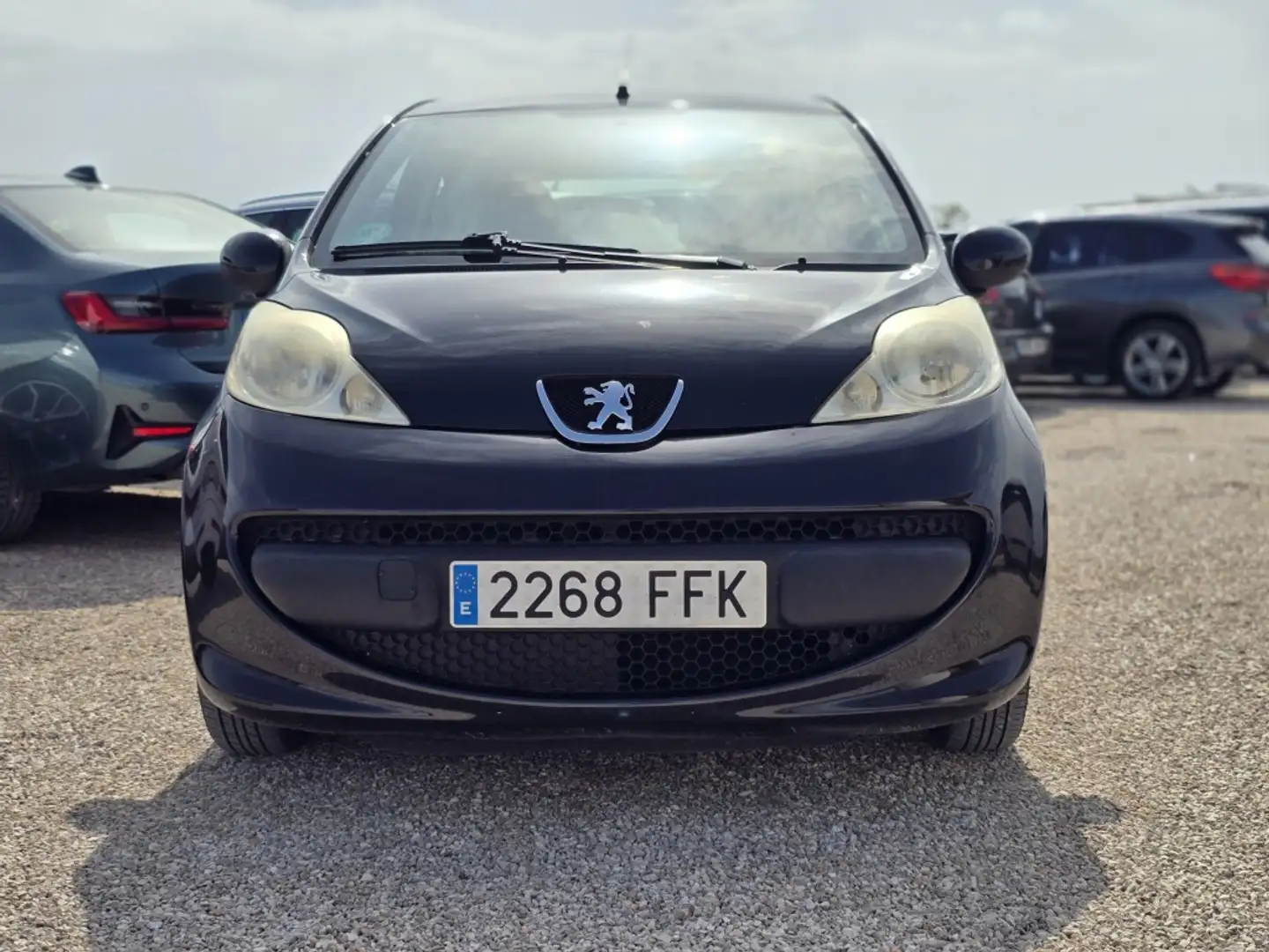 Peugeot 107 1.0i Basic Negro - 2