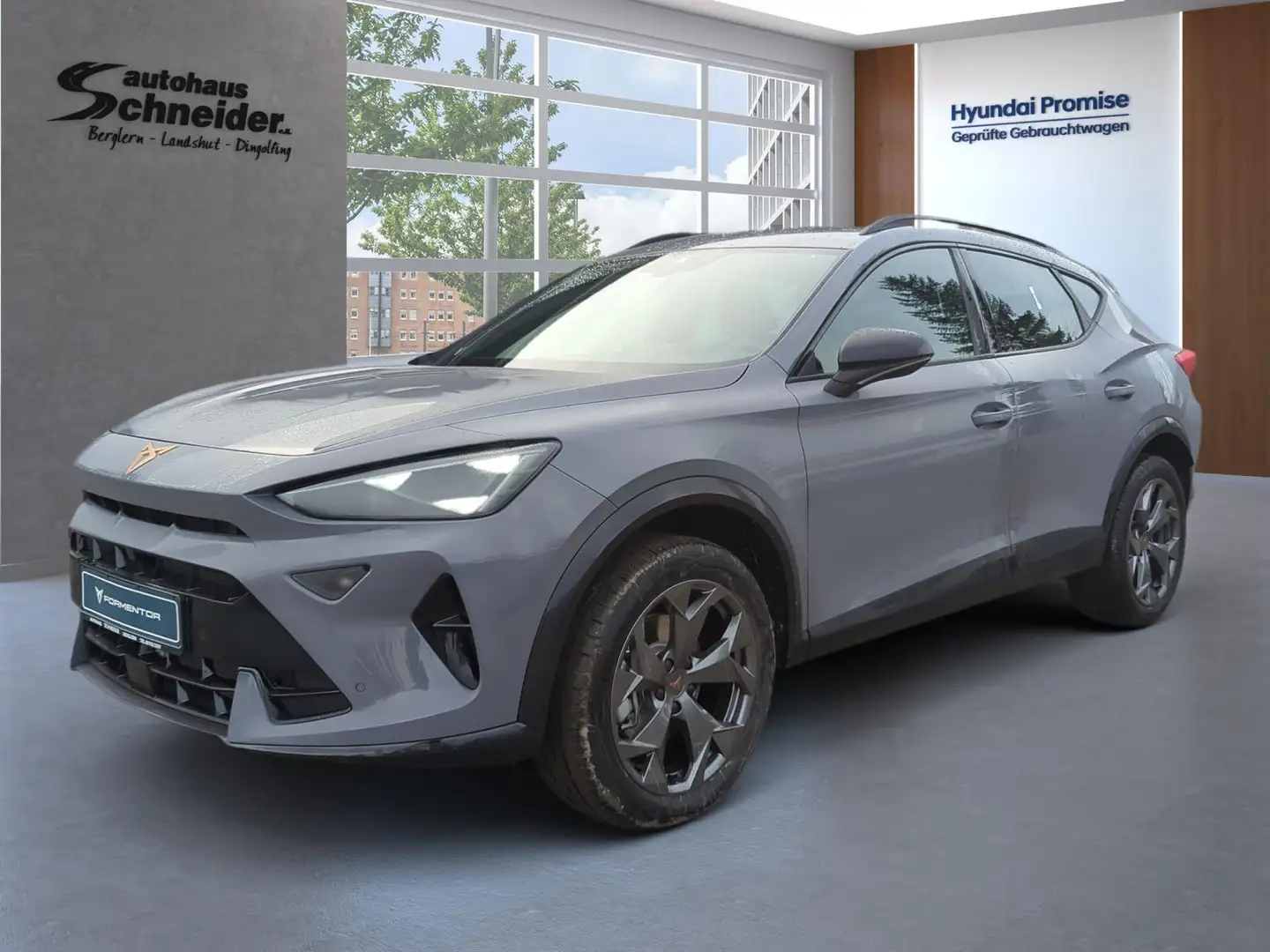 CUPRA Formentor 1.5 eTSI 7DSG LED/KAMERA/SHZ/EHK/FULL LINK Gris - 2