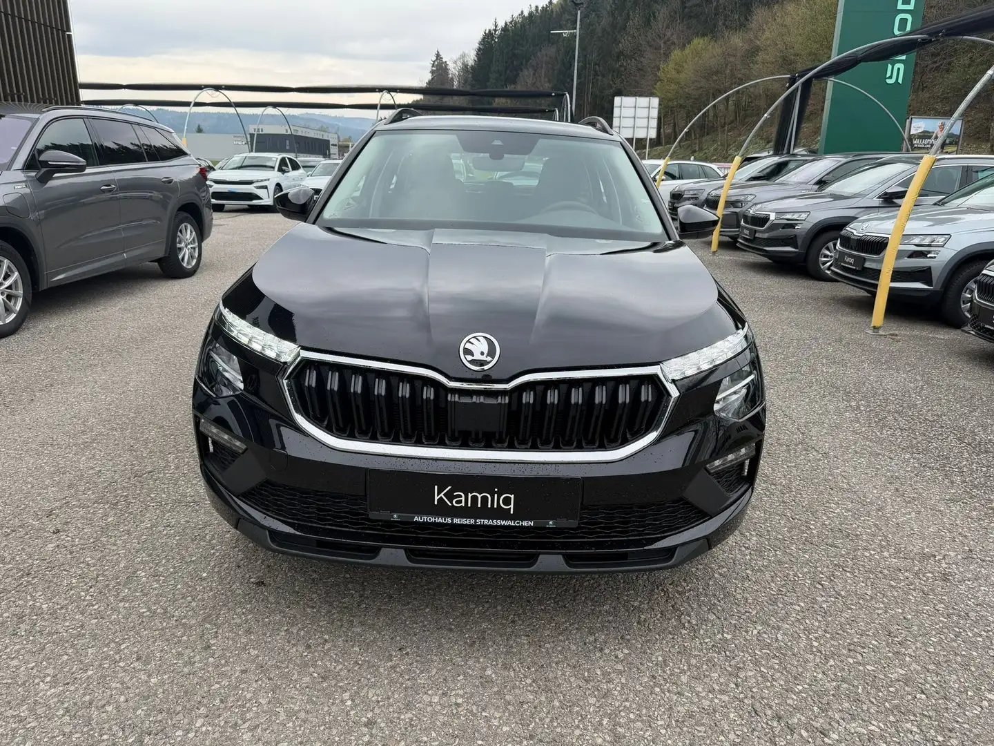 Skoda Kamiq Essence TSI Schwarz - 2